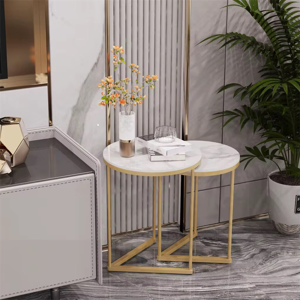 Exklusivt Set med 2 Sidobord – Vit Stenskiva & Guld Metallram