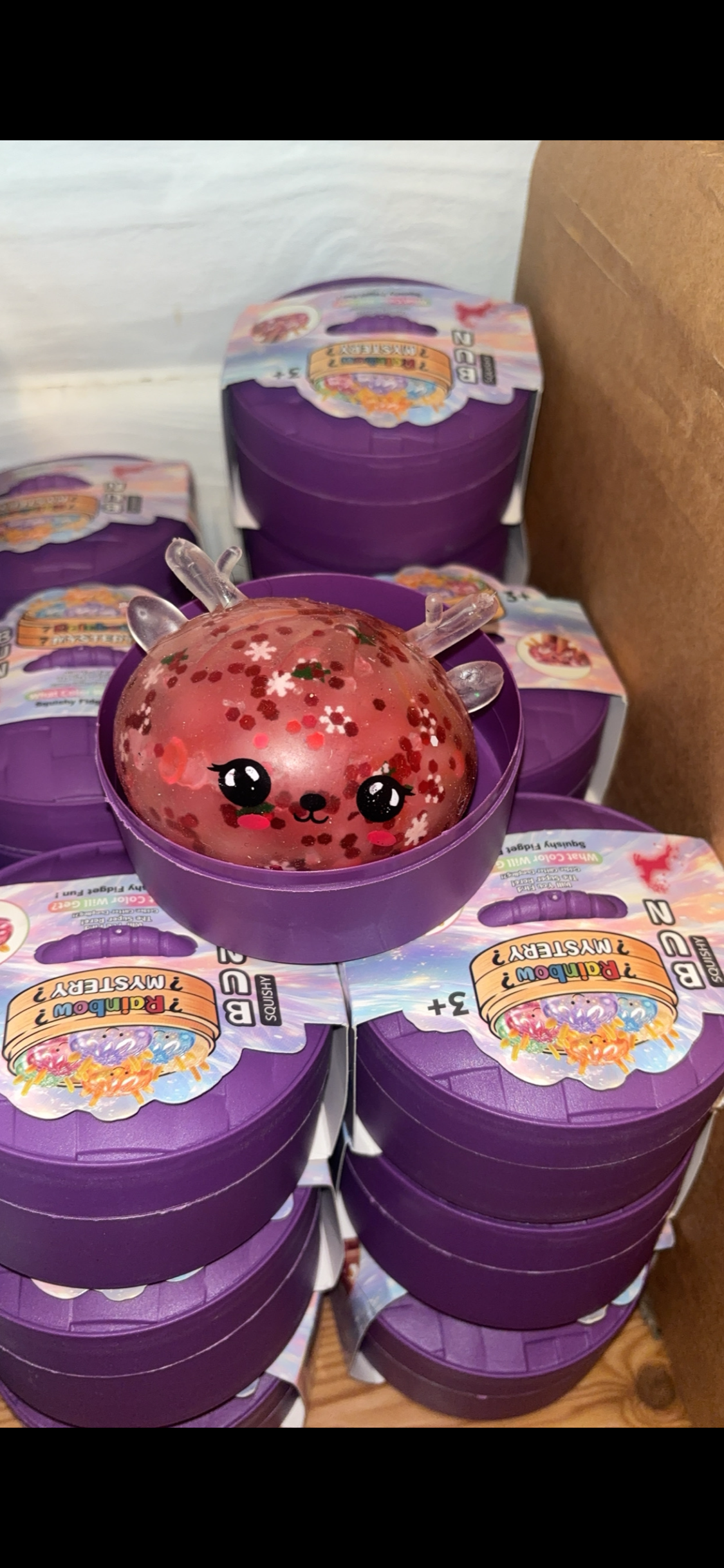 Mystery Deer Squishy med Glitter & Blomsterpaljetter | Purple Edition